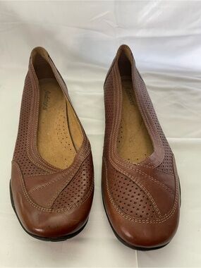 Auditions Women's Brown Perforated Leather Flats